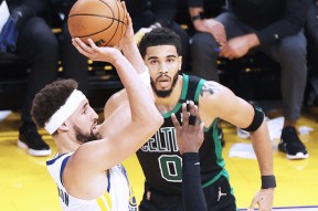 凯时官网入口 -加时末段体能课后，波士顿凯尔特人状态回暖备战意大利杯，话题不断，阵容厚度经受考验(凯尔特人防守效率)