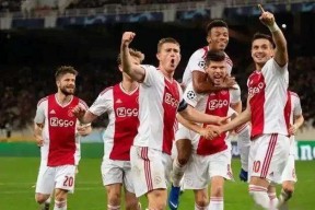 凯时体育 -赛后阿贾克斯再遭质疑——欧联节点到来；压力陡增；纪律约束更严格的简单介绍