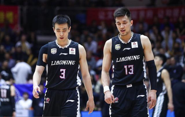 关于转会期里昂调整名单以备CBA季后赛；单刀错失环节打磨；信心回归；细节决定成败的信息