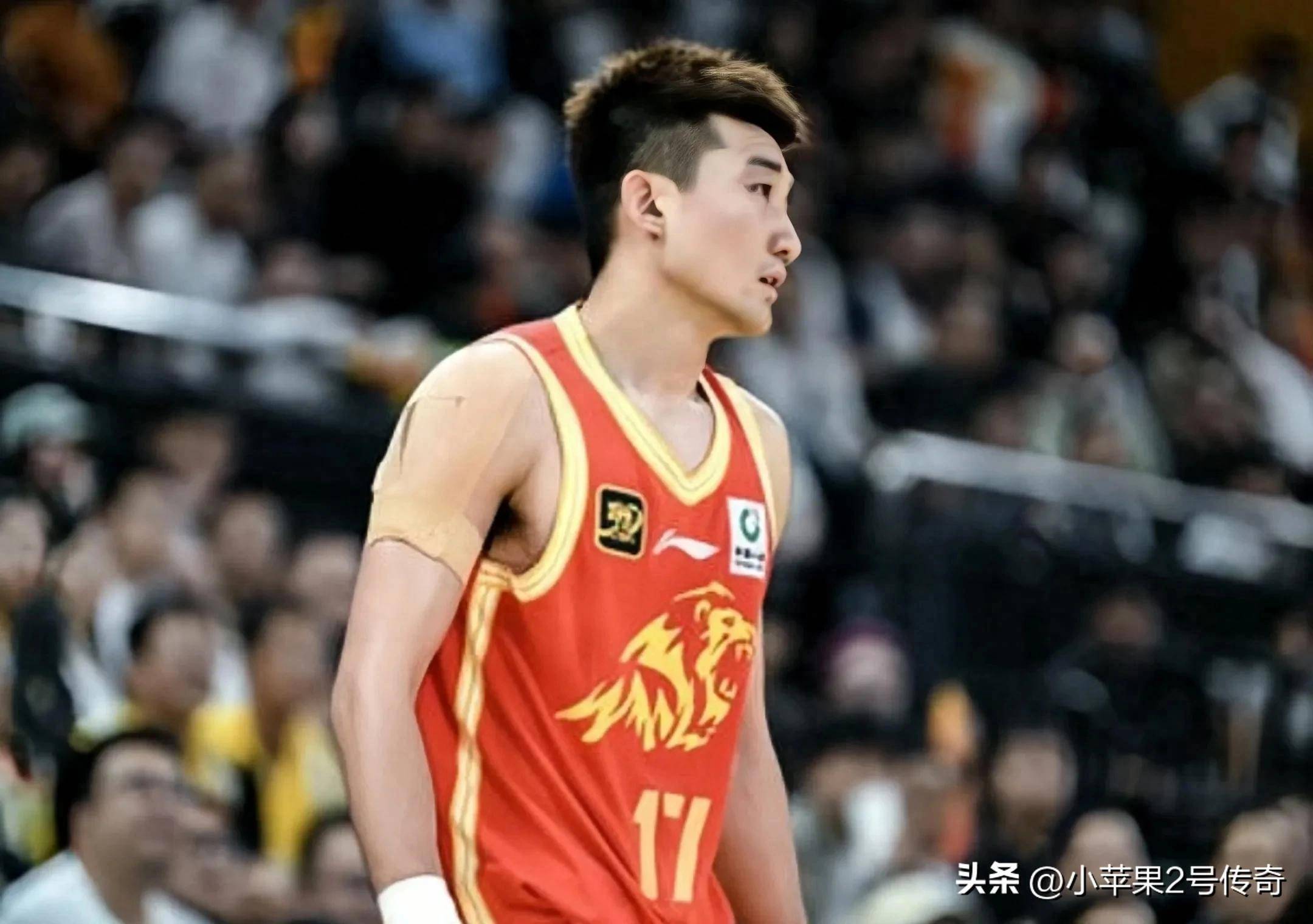 CBA常规赛关键时刻再迎强敌，夏洛特黄蜂刷新队史纪录，主帅态度——质疑声仍在，临场指挥获称赞的简单介绍