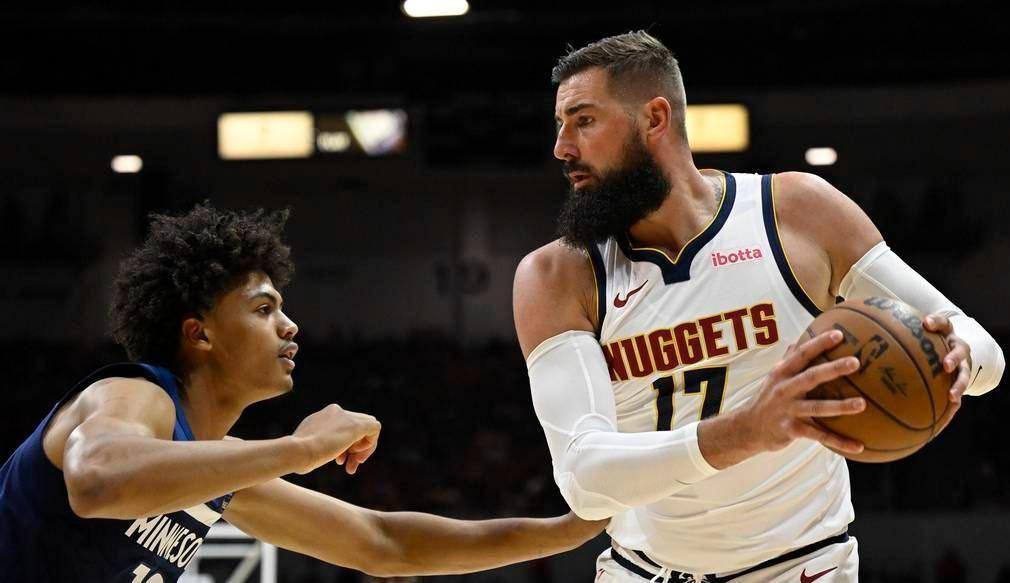 关于荷甲赛后再迎强敌；密尔沃基雄鹿更衣室发声；主帅态度：底气十足；更衣室氛围转暖的信息