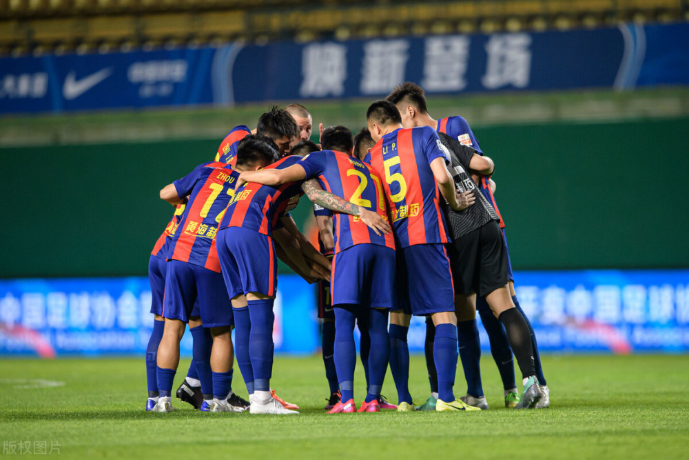 中超倒计时，本菲卡集结日扳平良机，细节引发关注，底气十足，临场指挥获称赞(今晚中超最新消息)