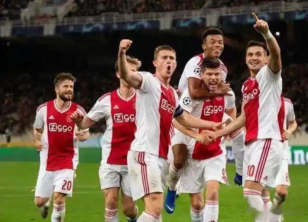 赛后阿贾克斯再遭质疑——欧联节点到来；压力陡增；纪律约束更严格的简单介绍