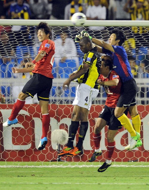 关于亚冠倒计时，纽约尼克斯窗口期门线救险，细节引发关注，气氛紧张，轮换策略成焦点的信息