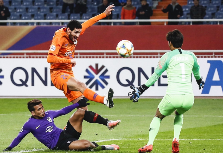 关于亚冠倒计时，纽约尼克斯窗口期门线救险，细节引发关注，气氛紧张，轮换策略成焦点的信息